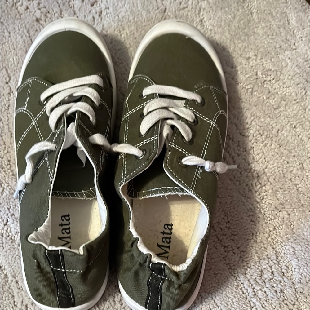 Women’s Mata Green Sneakers